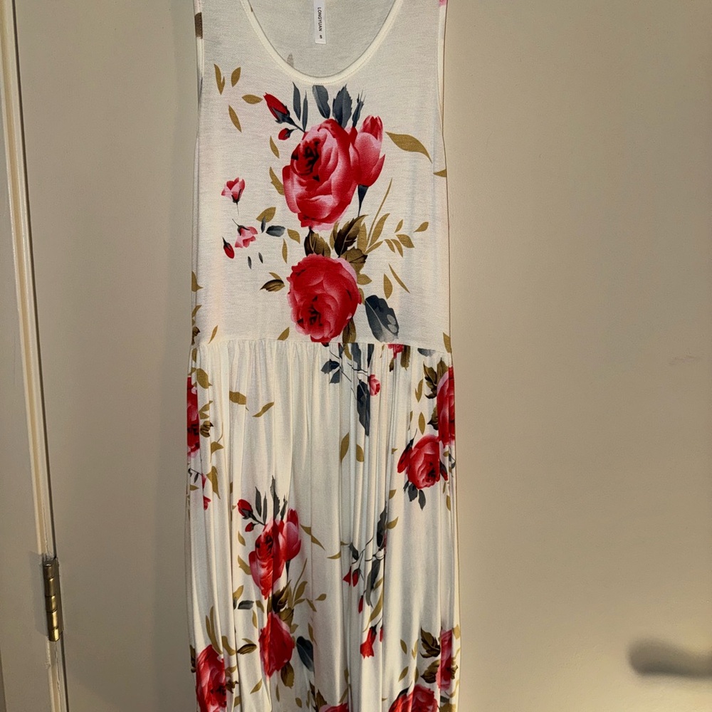 Red and White Pleated Sundress for Casual Wear